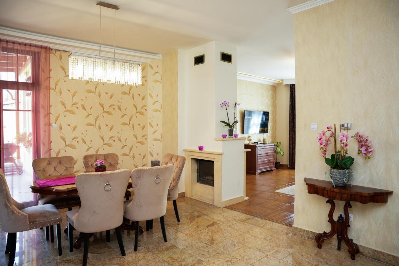 Varkert Deluxe Apartmanhaz Мишкольц Экстерьер фото