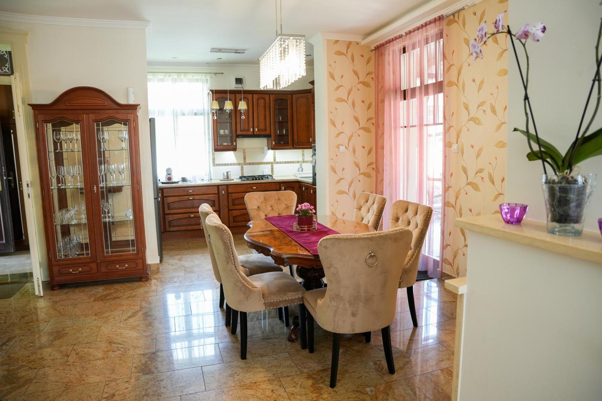 Varkert Deluxe Apartmanhaz Мишкольц Экстерьер фото