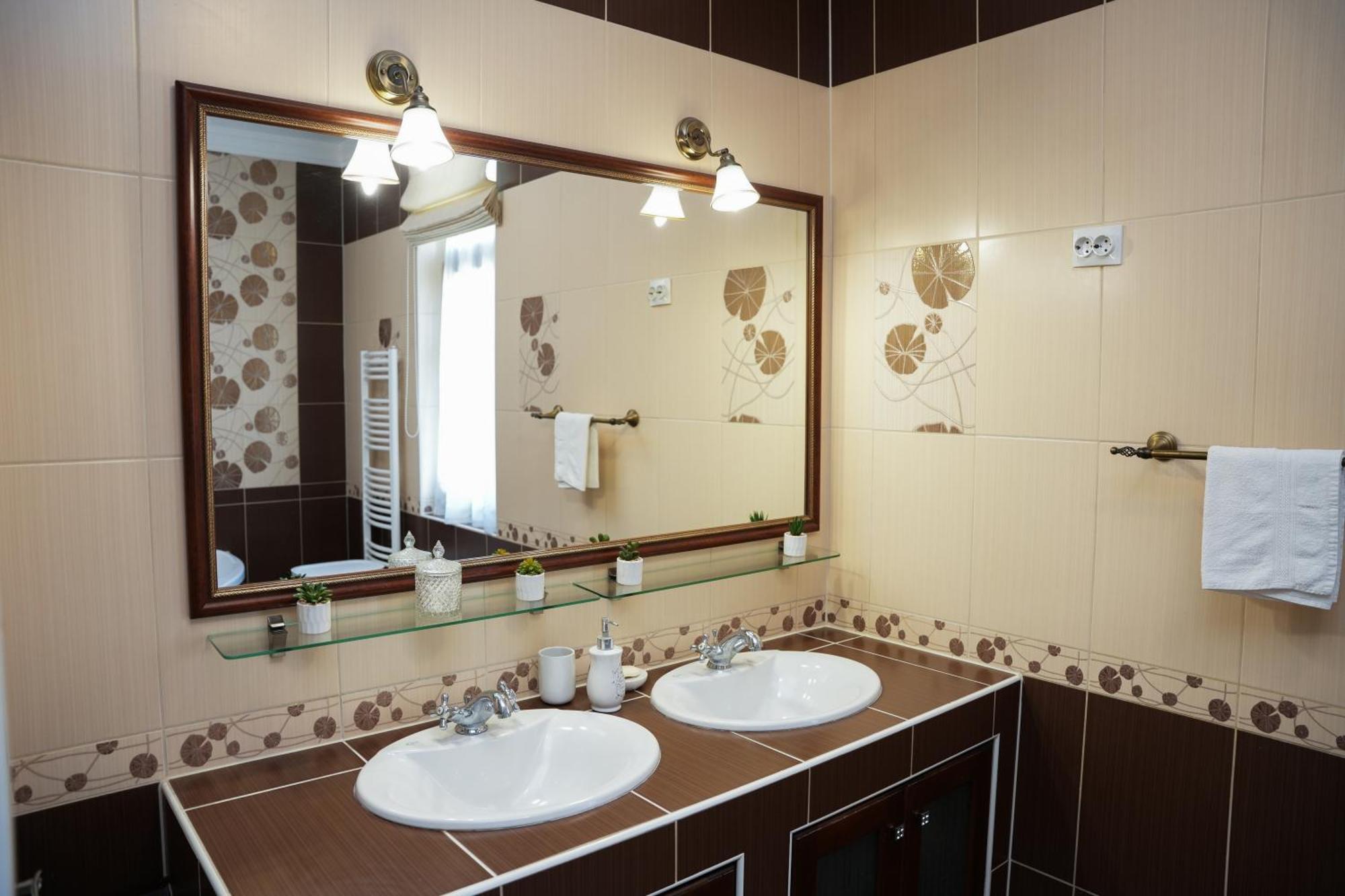 Varkert Deluxe Apartmanhaz Мишкольц Экстерьер фото