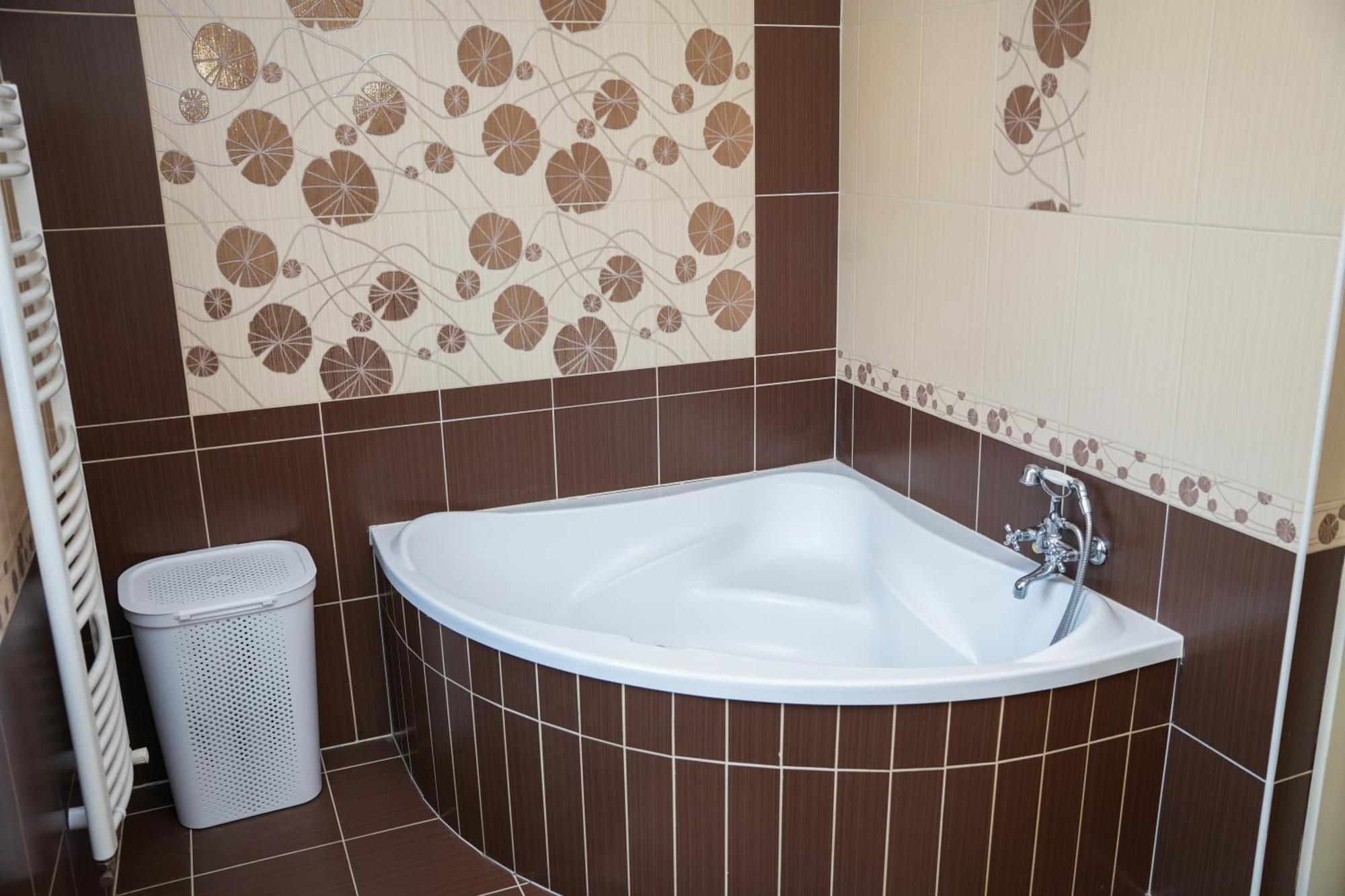 Varkert Deluxe Apartmanhaz Мишкольц Экстерьер фото